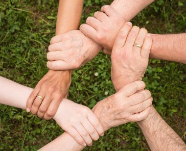 Why It's Important to Build Community in Social Media