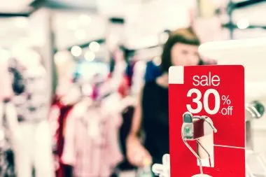 Promoting a Flash Sale on Instagram and Facebook