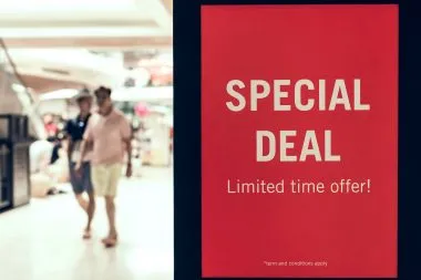 Promoting a Flash Sale on Instagram and Facebook